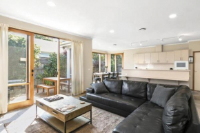 Boston Beach House Near Parks Shops And Beaches, Torquay
